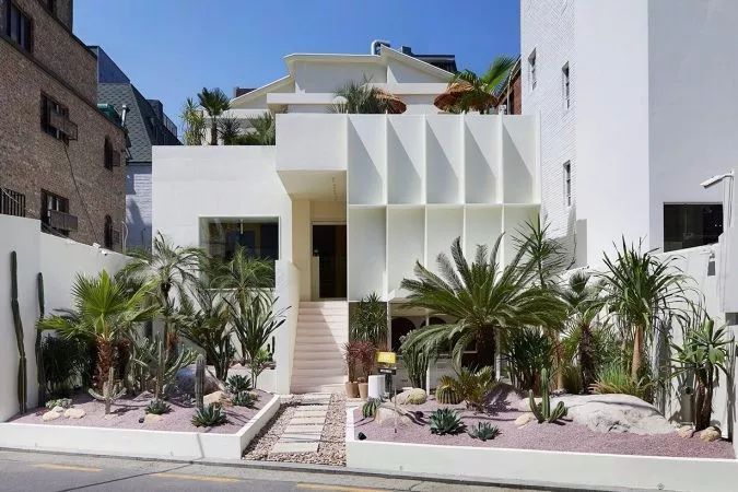 圣罗兰巴黎开设时尚咖啡厅,大牌争相跨界咖啡业-18