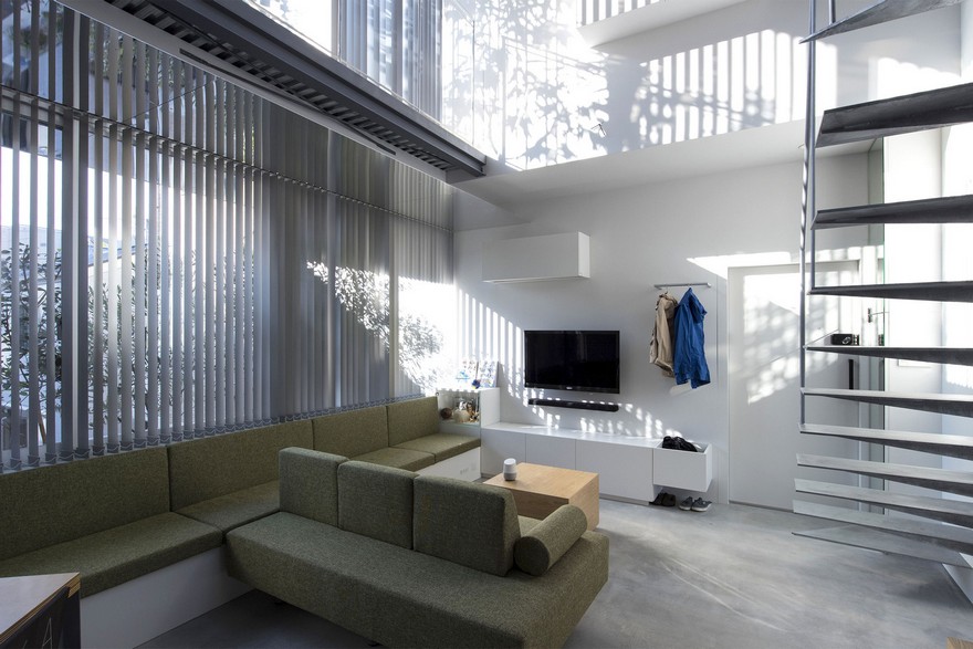 Small Smart House in Tokyo by Tomokazu Hayakawa Architects-0