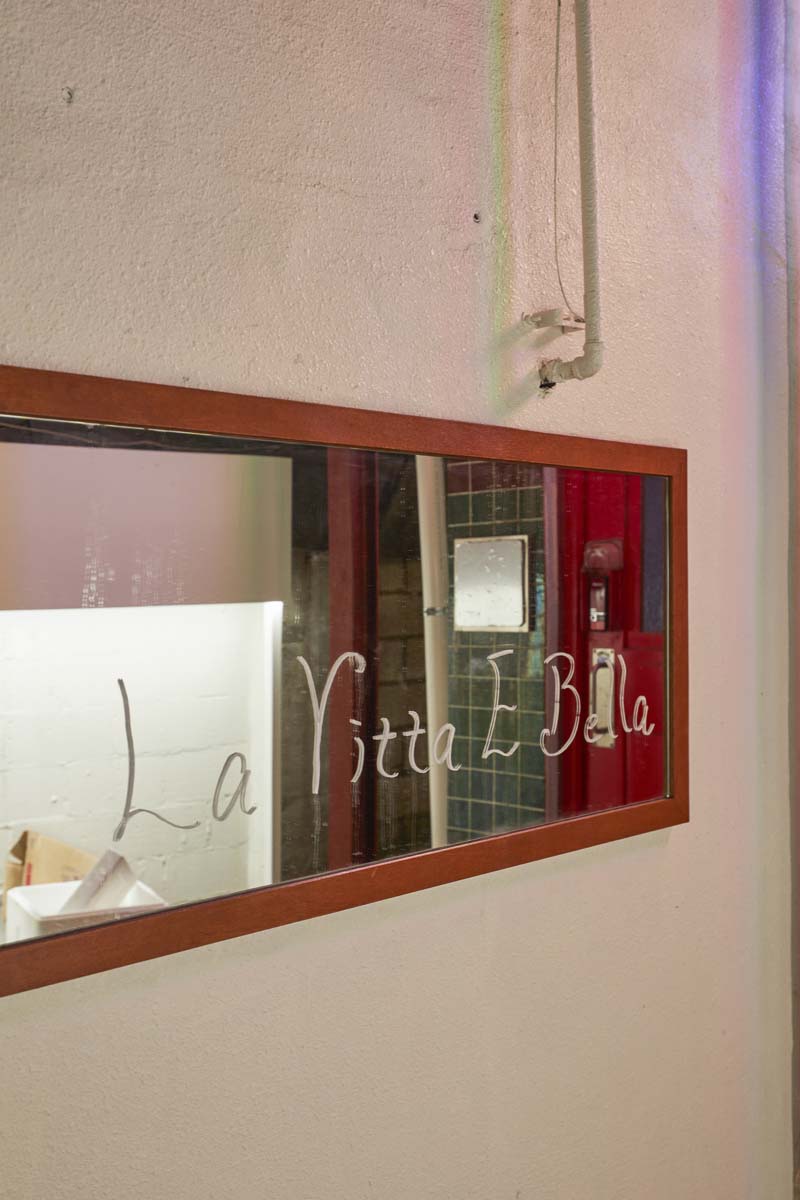 25 平米温馨咖啡馆，打造小空间大设计的典范-20