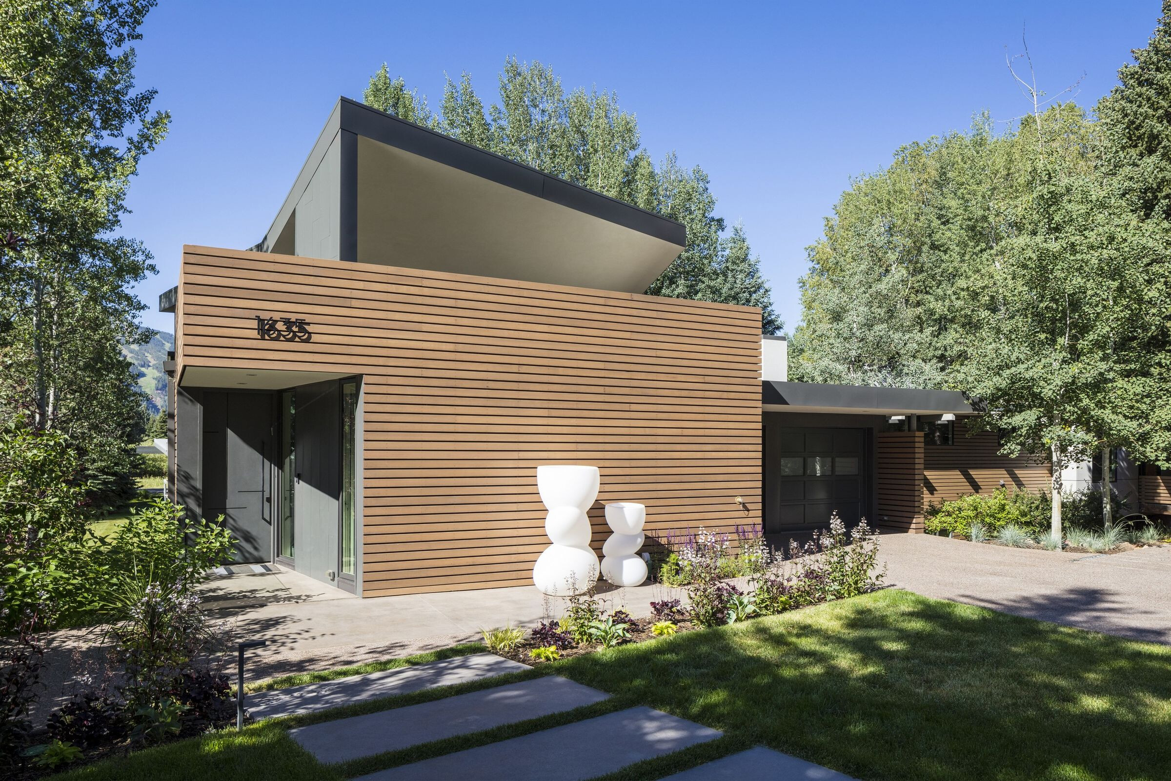 近远之居 | 穿越景观的现代住宅-33