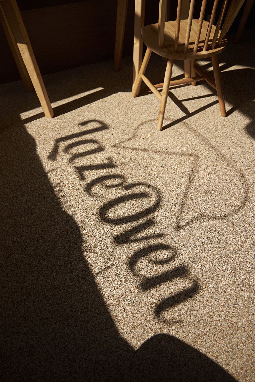 魅力无限的白色木纹 | 莱兹奥凡的 22 平米小型咖啡厅设计-21