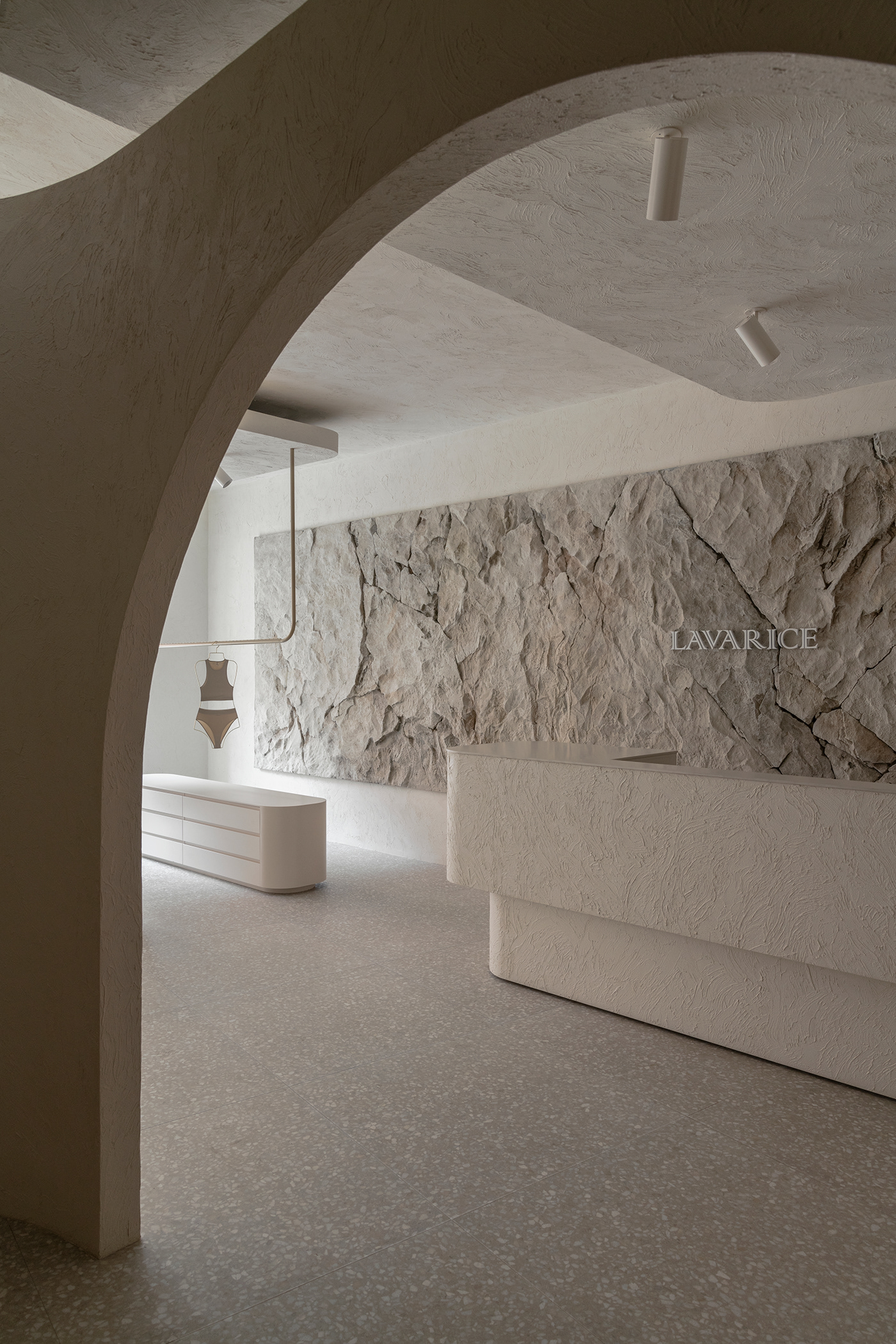 贪婪商店丨俄罗斯丨Roman Gulyaev,Maria Tsakharias-20