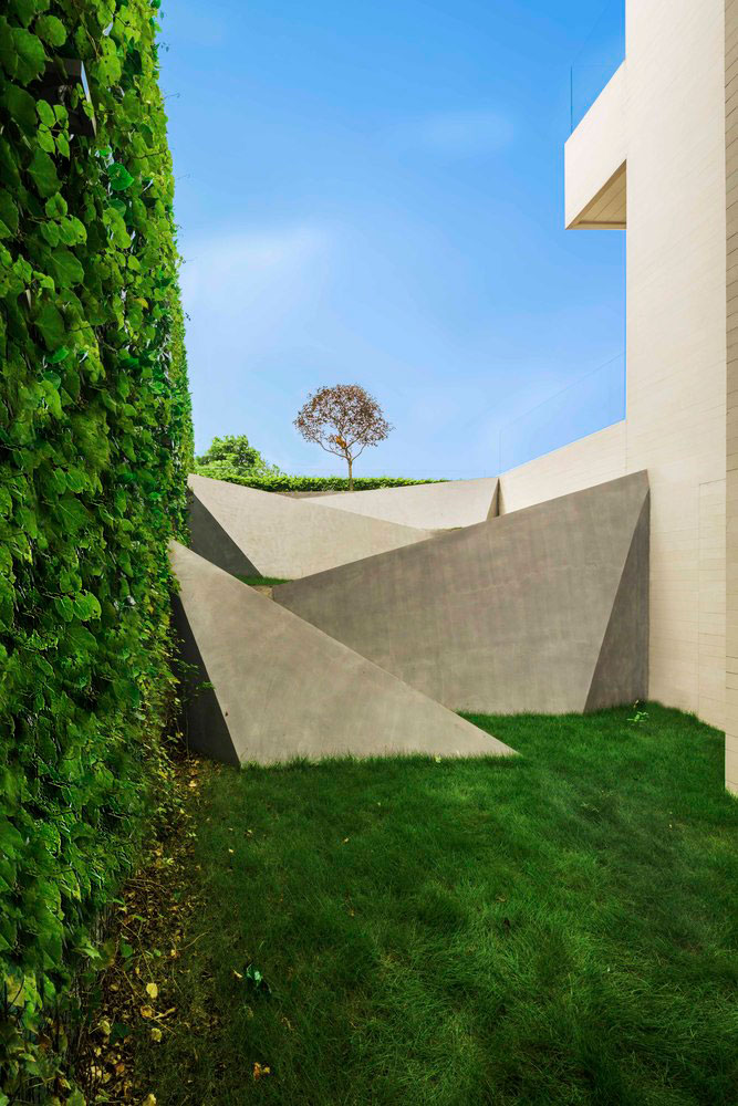 Spectacular Transformation of a House Into an Elegant and Functional Place-5