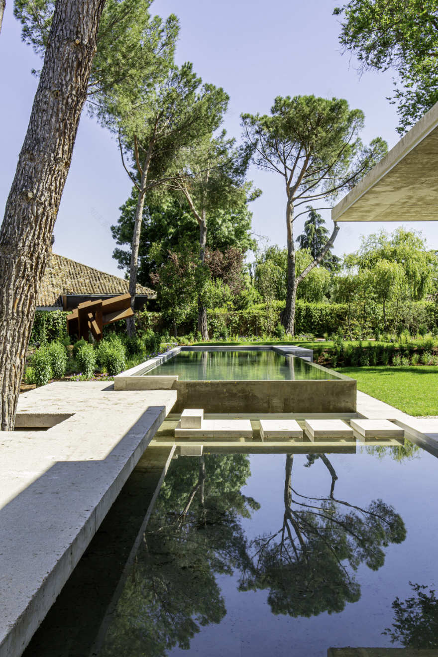 西班牙简约自然别墅丨ÁBATON-48