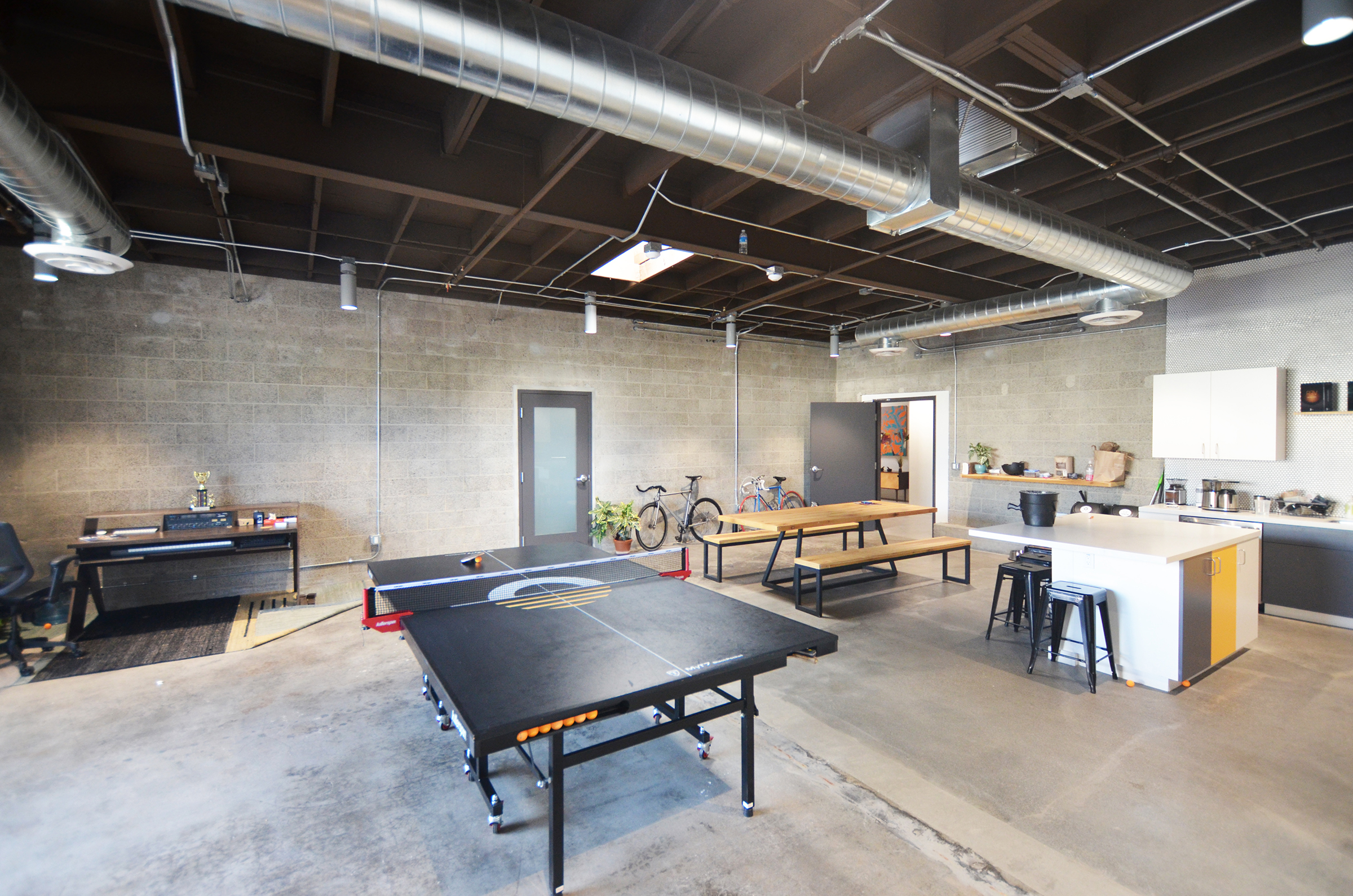 洛杉矶创意音乐软件公司办公室设计-9