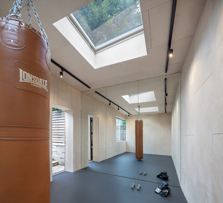 Garden Studio Gym in North London EASTWEST ARCHITECTURE-15