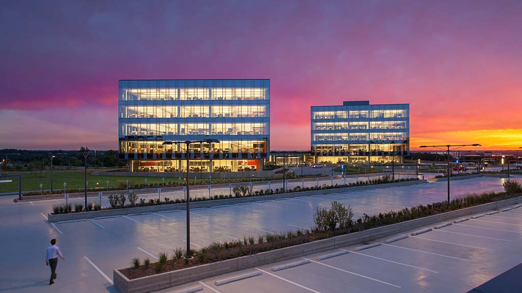 全球保险巨头 RGA 的现代办公空间-7