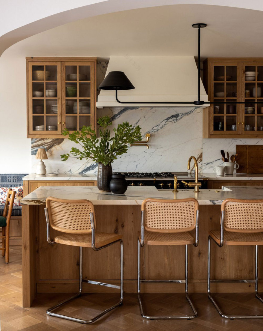 阳光明媚的加州 Tudor 家居设计-8