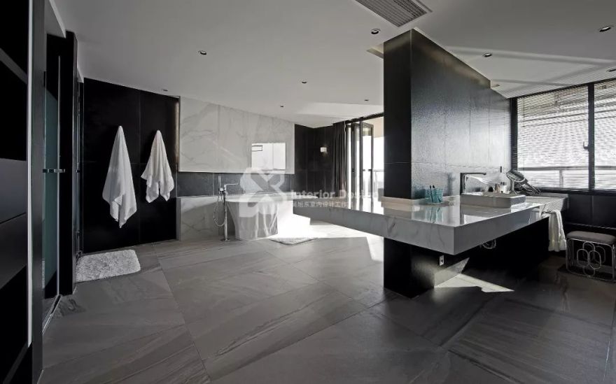 黑白极简,打造 330㎡顶层复式梦空间-86