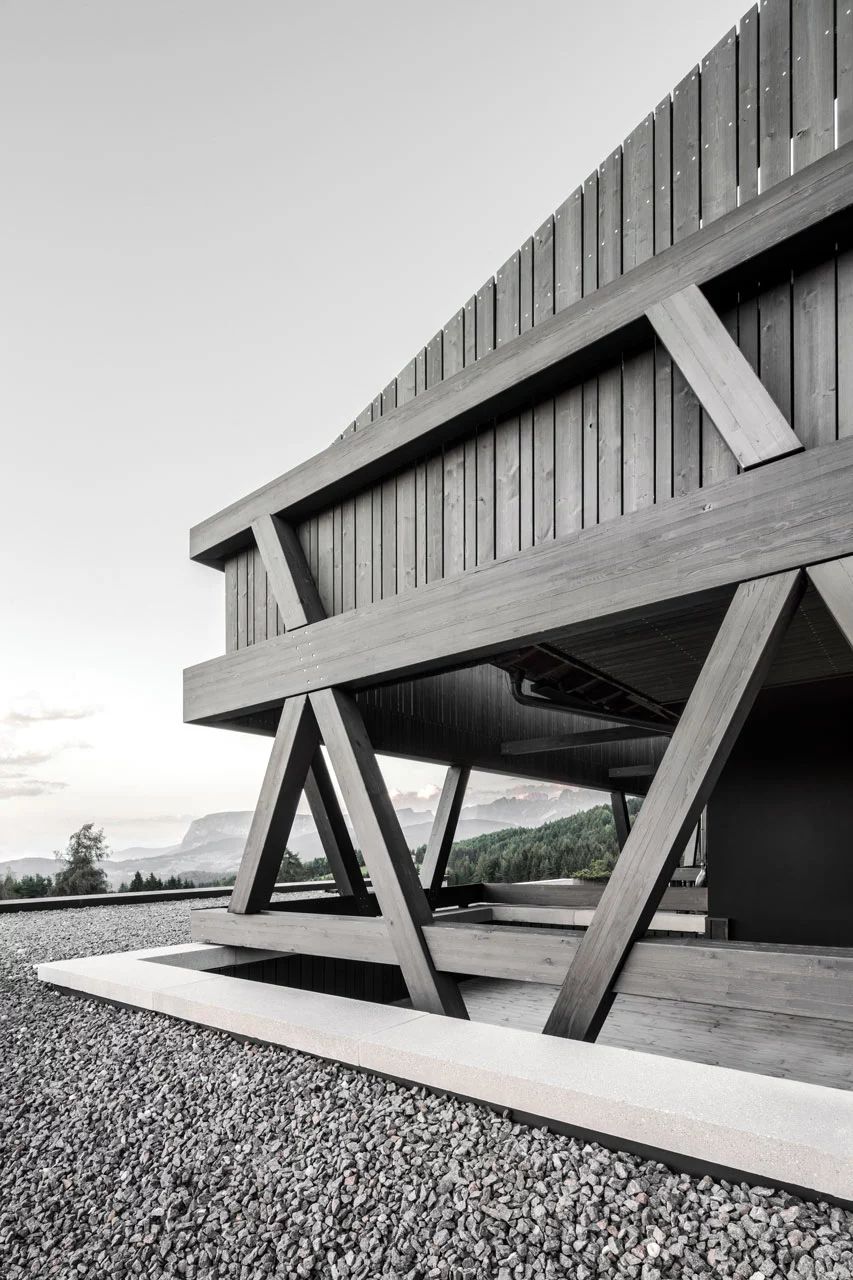 简约灰的极致魅力——bergmeisterwolf 建筑设计事务所案例解析-29