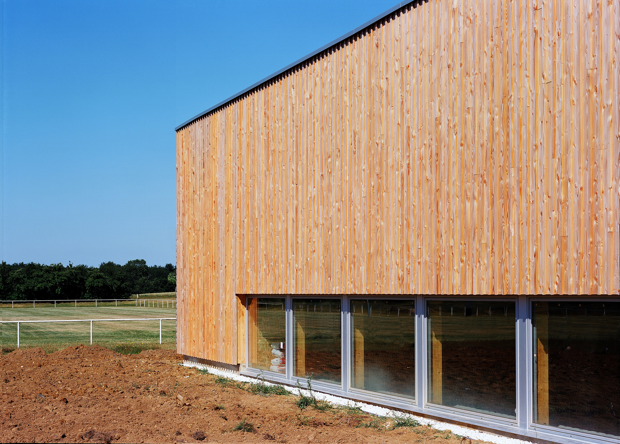 Sonzay’s Sports Dojo / Bauchet de La Bouvrie Architects-25