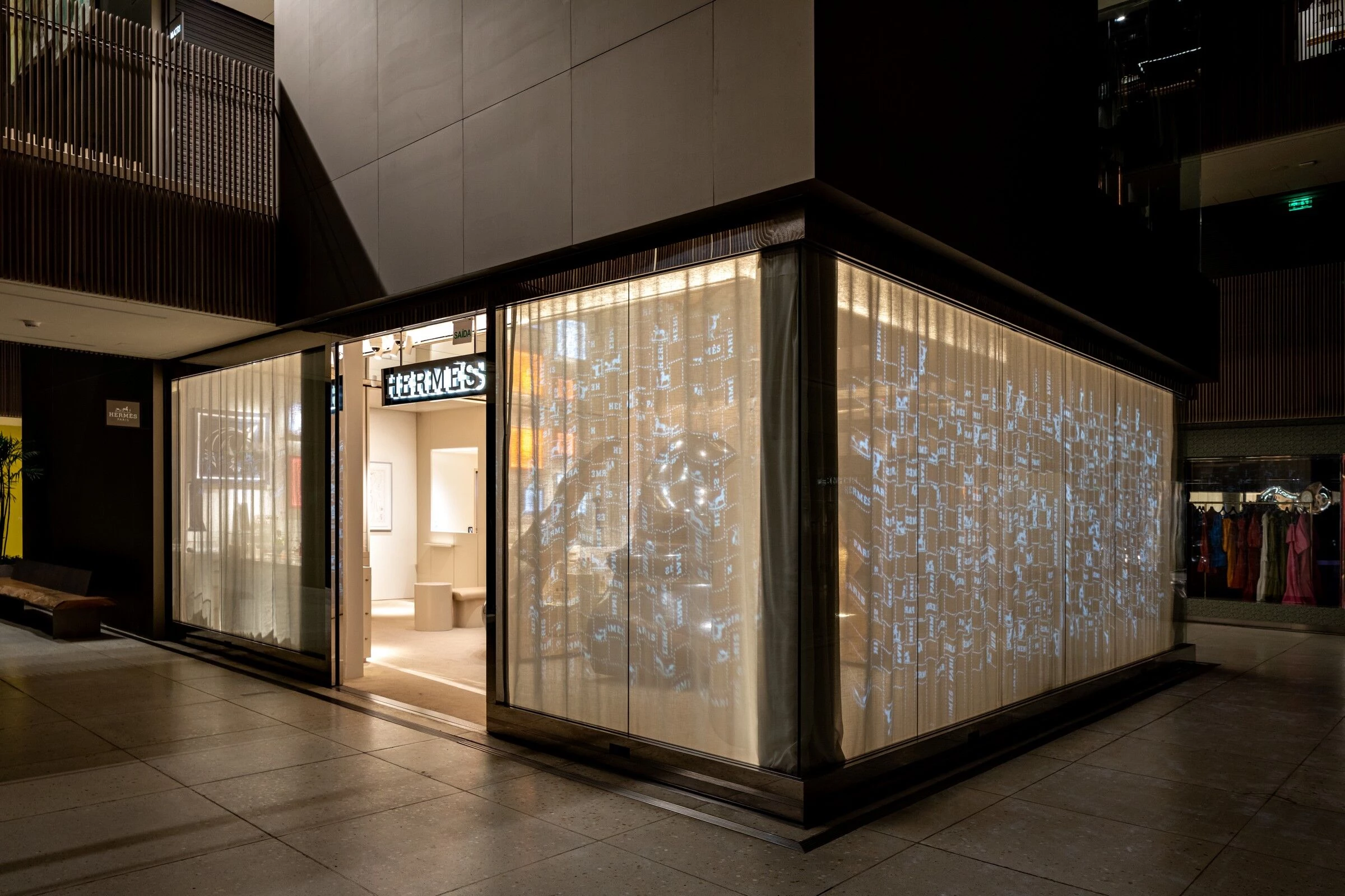 巴西爱马仕快闪店丨巴西圣保罗丨Estudio Guto Requena-10