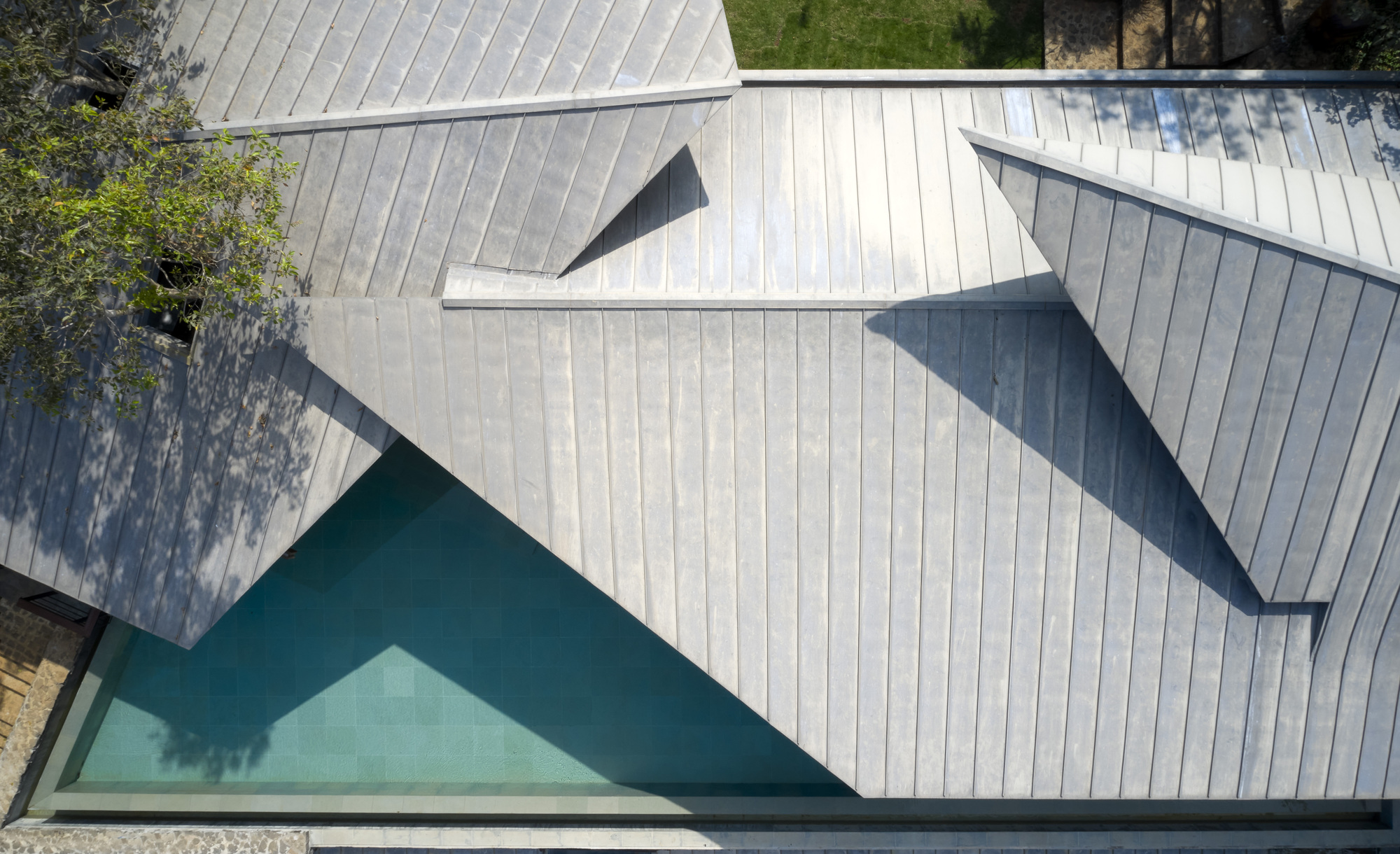 侧面阳台屋丨印度丨Malik Architecture-46