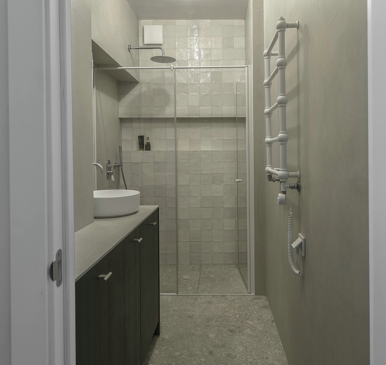 白色低调优雅公寓设计-11