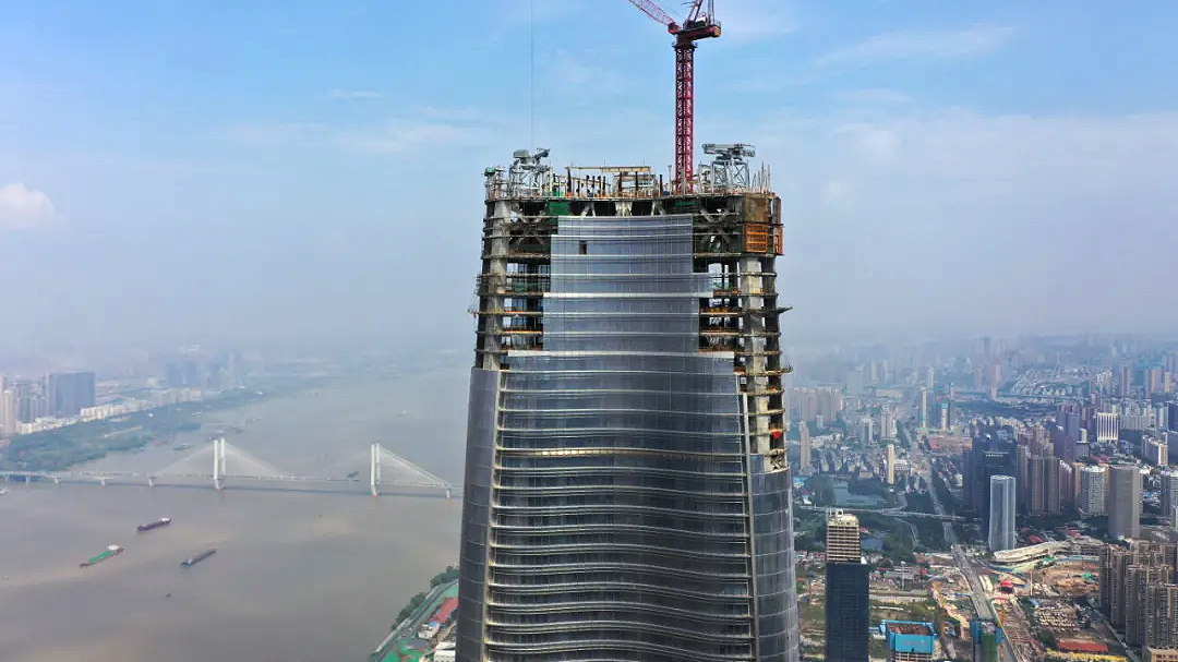 武汉绿地中心 | 长江巨幕下的室内设计盛宴-17