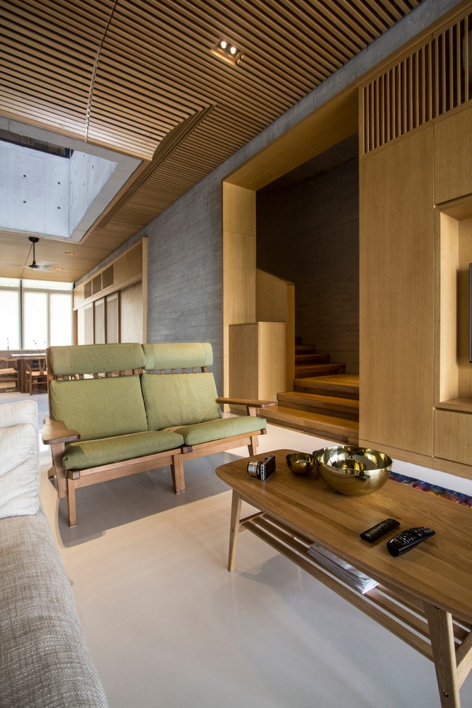 新加坡楔形屋顶混凝土住宅-15