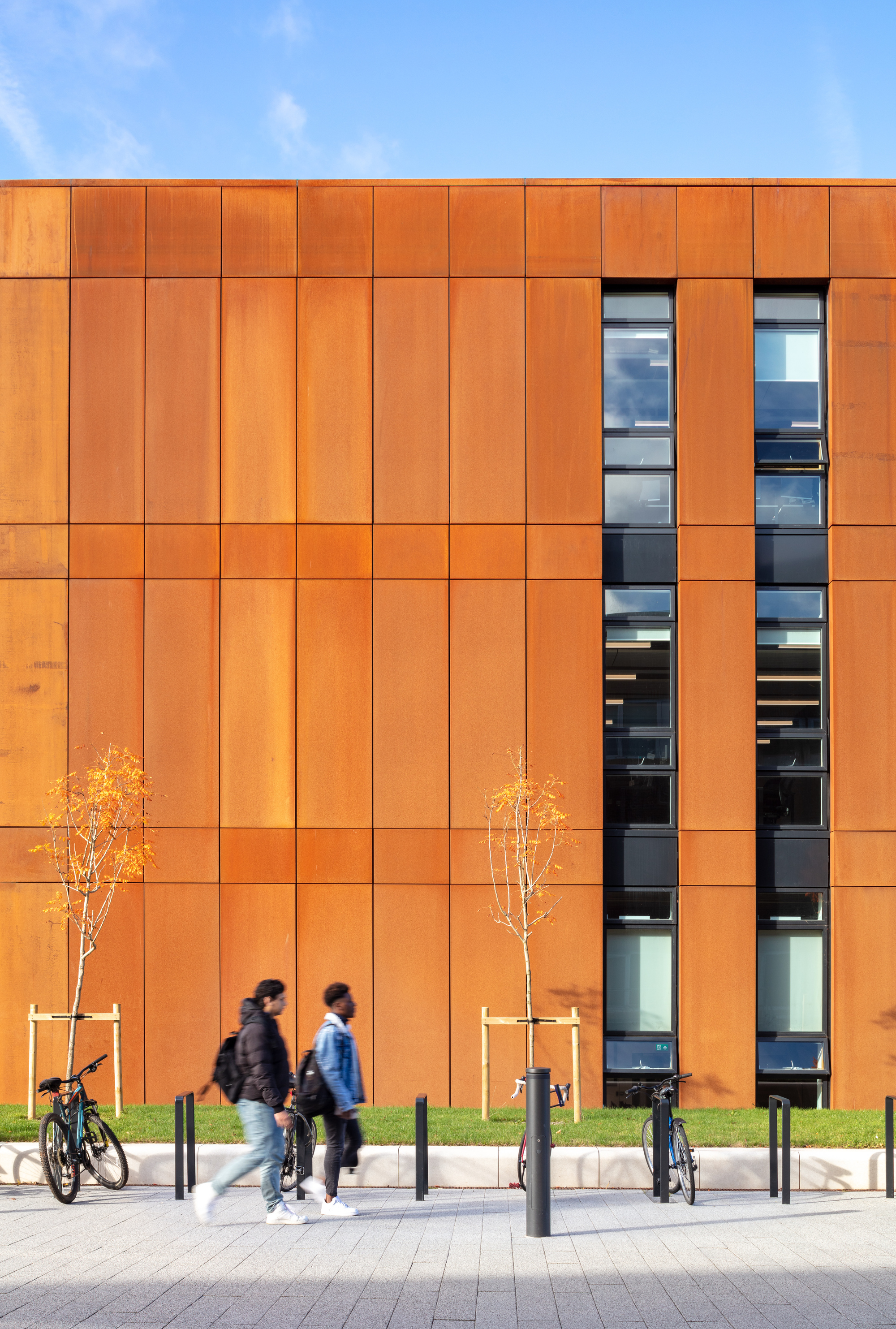 英国布里斯托大学工程学院丨AHR-39