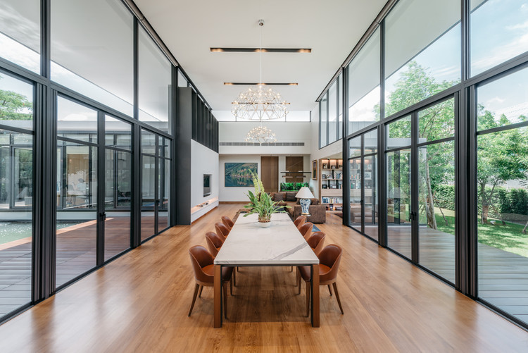 泰国现代悬浮之家-12