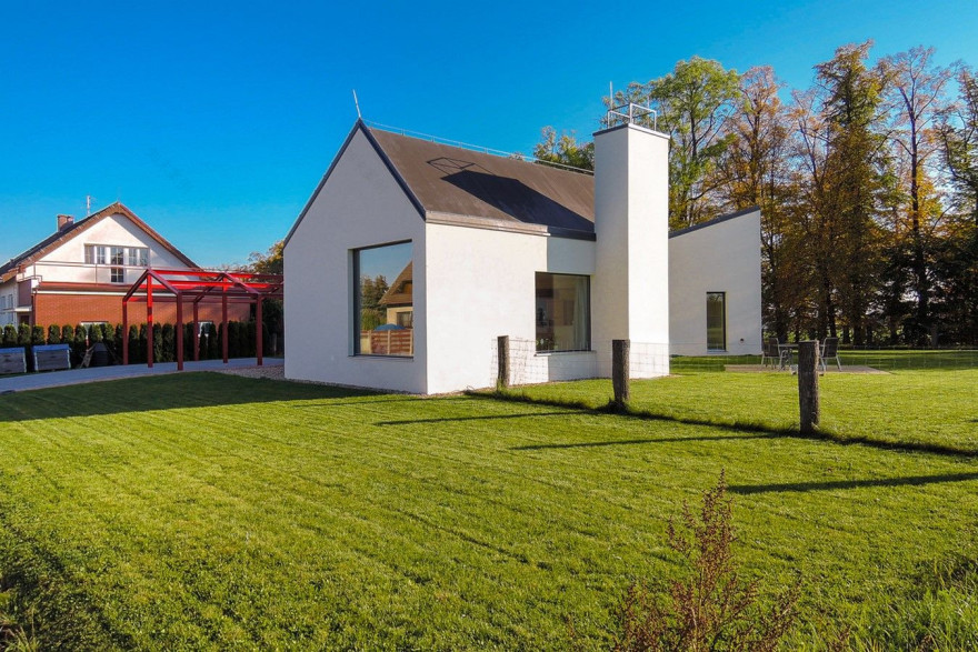 带圆形厨房的异型布局住宅丨捷克丨ZETTE工作室-4