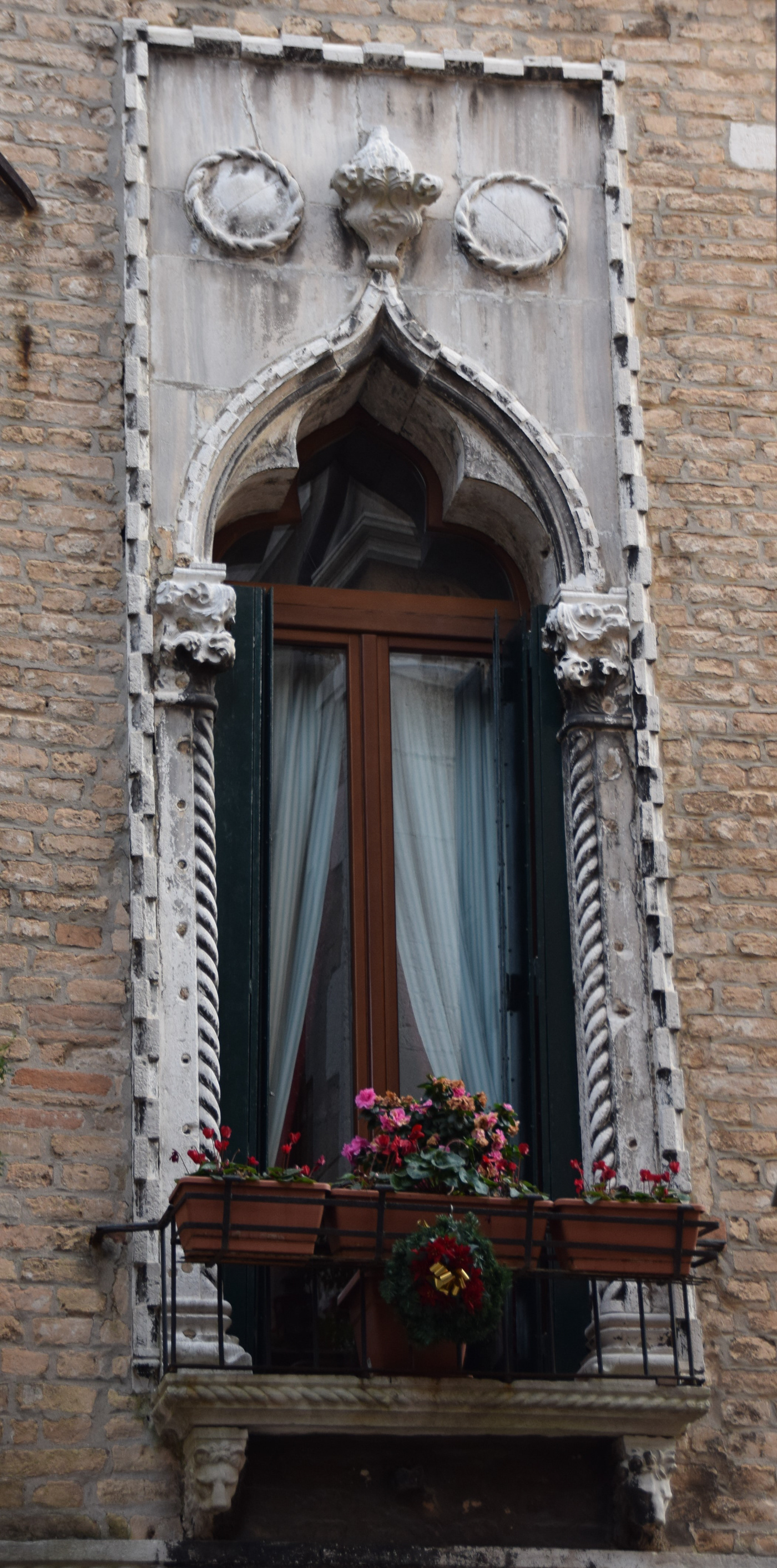 MYSTERIOUS WINDOWS AND DOORS-4