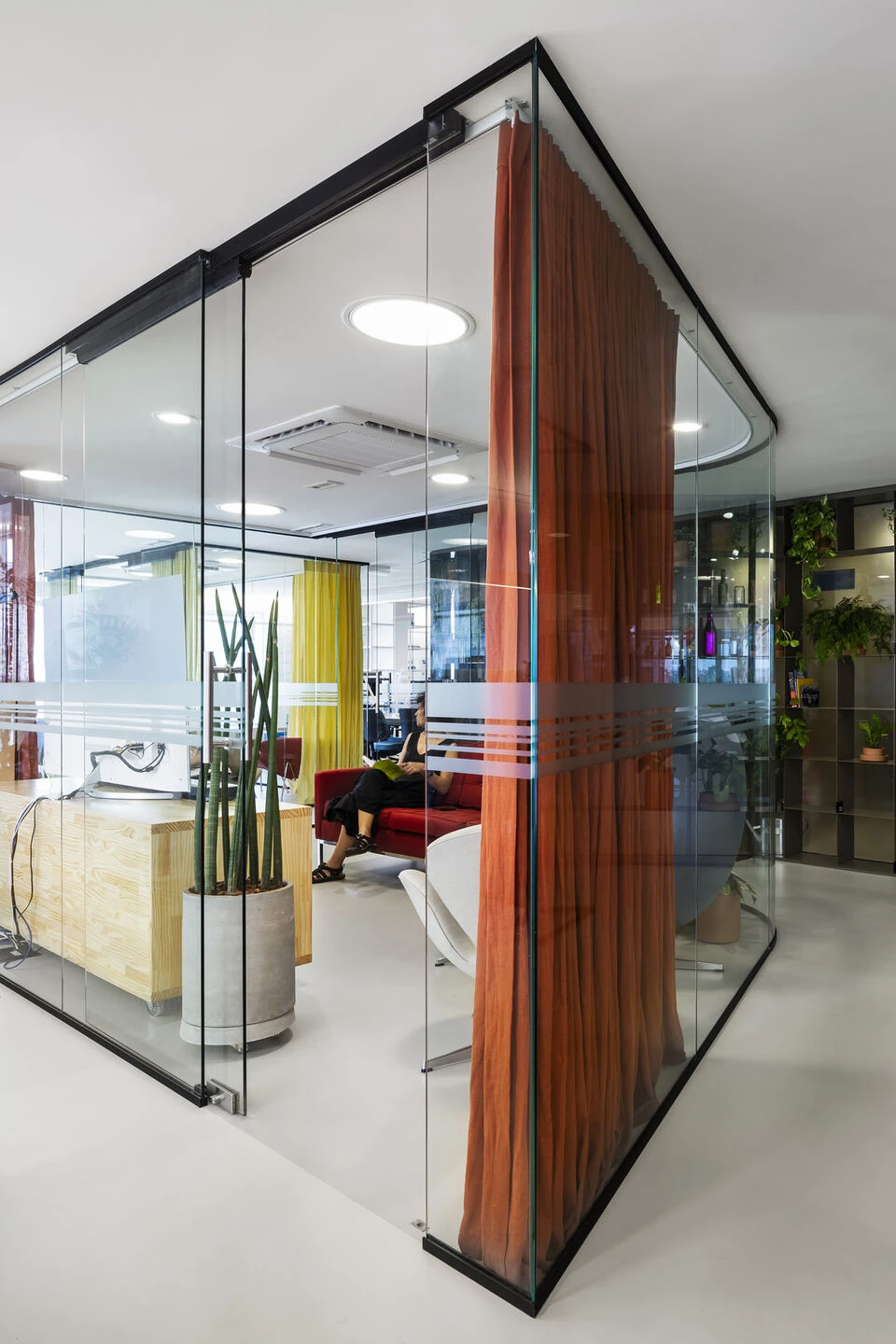 Maria Farinha Filmes 总部办公室丨巴西圣保罗丨+K Architects-15