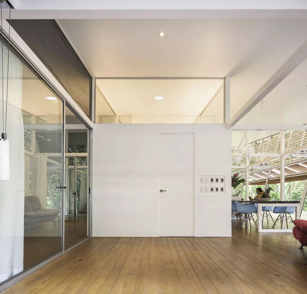 热带雨林中的环保小屋-23