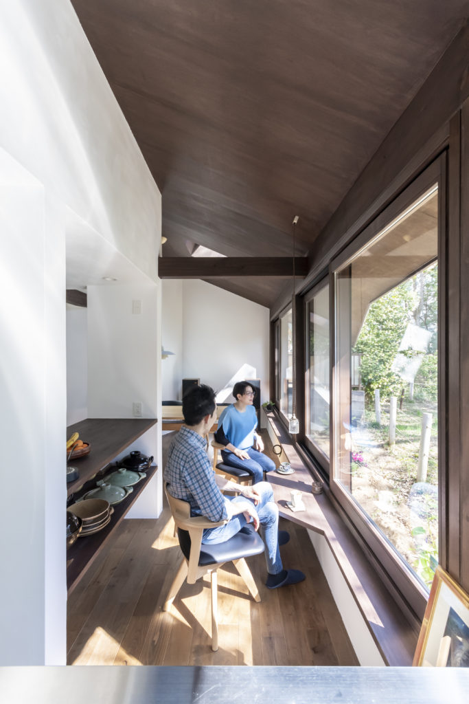 小さな幸せがたくさんある家森のような空間に向かって過ごすふたりだけの時間 | Style of Life | 100%LiFE-2