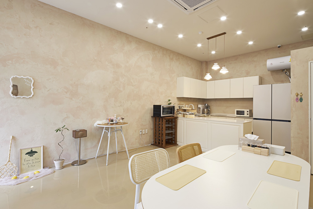 简约设计打造 10 坪舒适早餐店-4