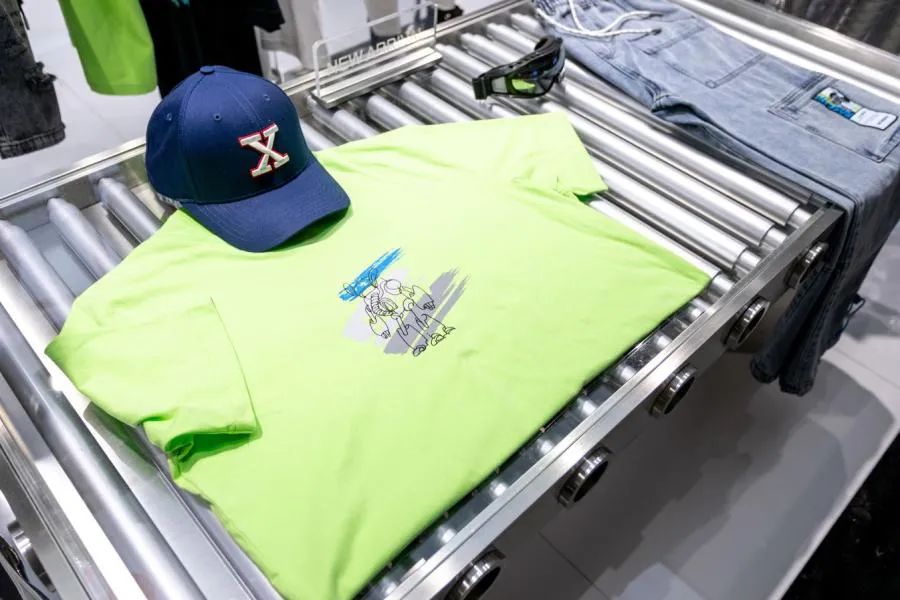 重庆 BOSSINI·X 潮牌全新形象店铺设计丨中国重庆-8