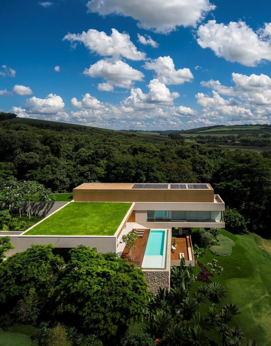 A Weekend Residence with a Dynamic Mix of Volumes, Spans and Cantilevers-5