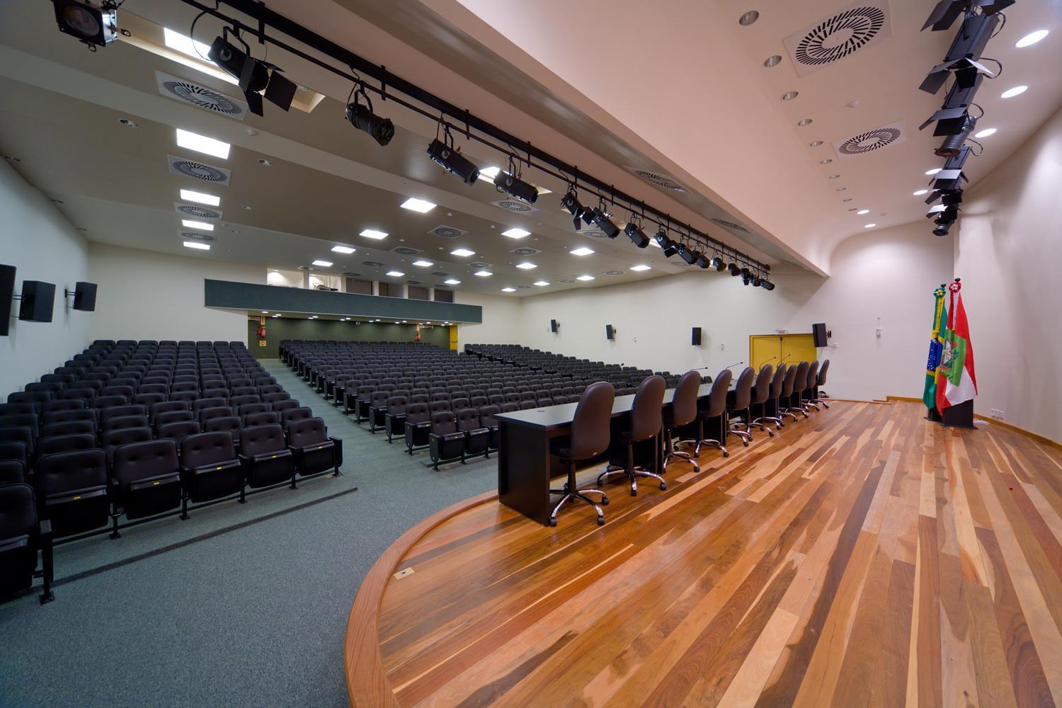 圣卡塔琳娜立法议会大厦-11