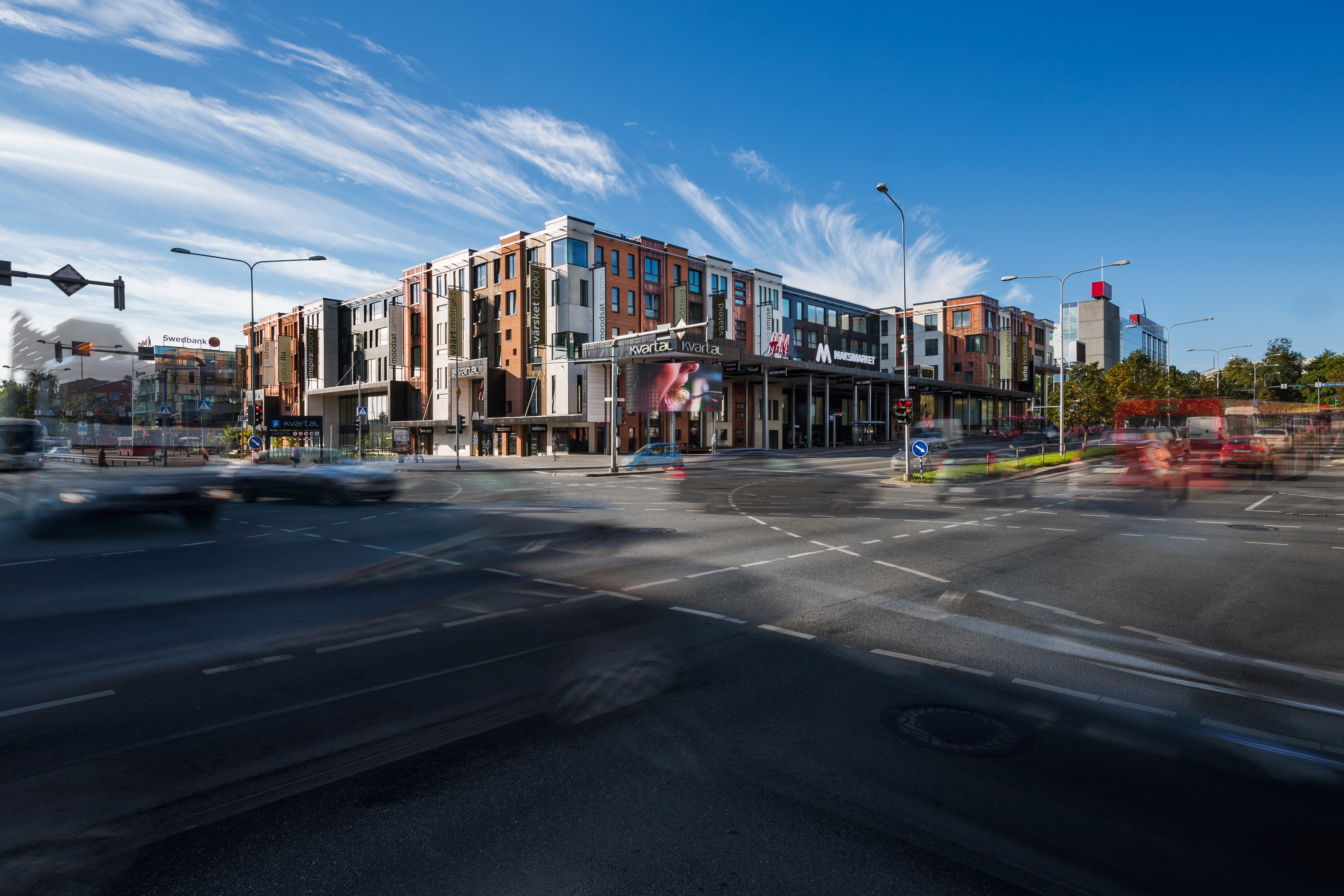 Kvartal 购物中心的室内设计亮点与趋势分析-41