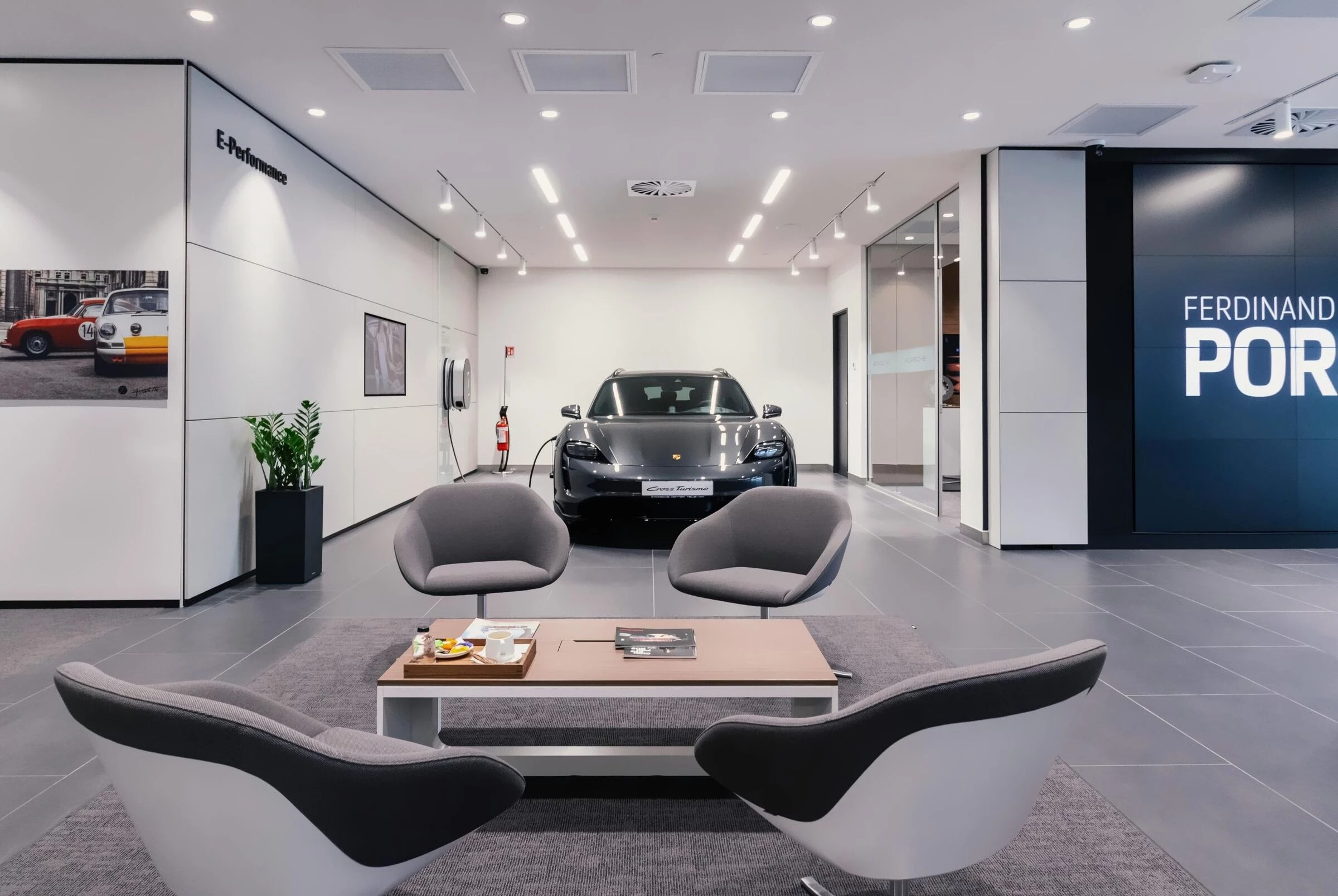 汽车中心和展厅丨United StatesGeorgia丨Gravita Construction-5