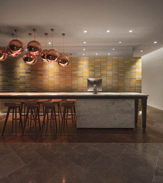 香港混凝土打造的天空公园大厦会所-32