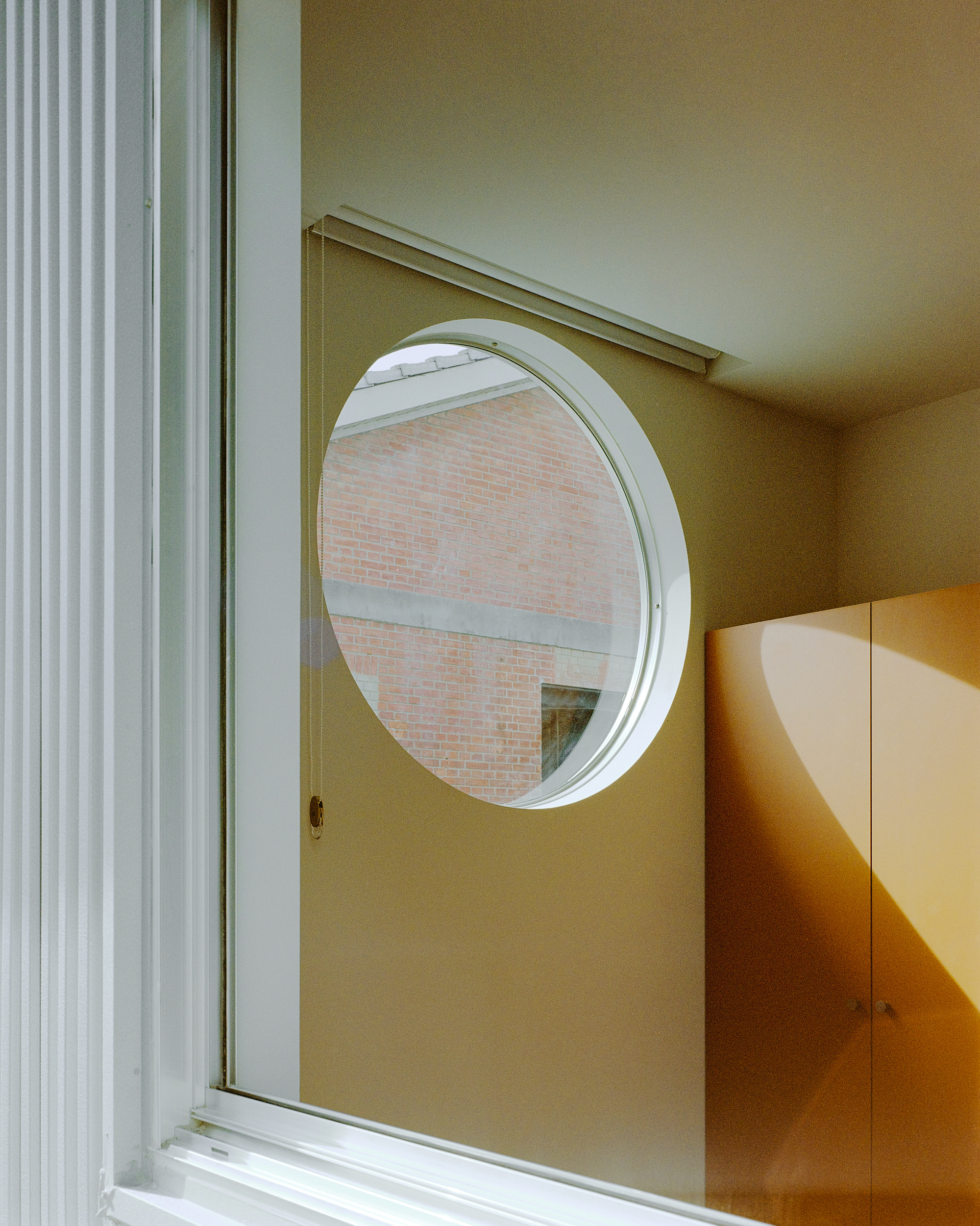 Double Roof House / Studio Tngtetshiu-29