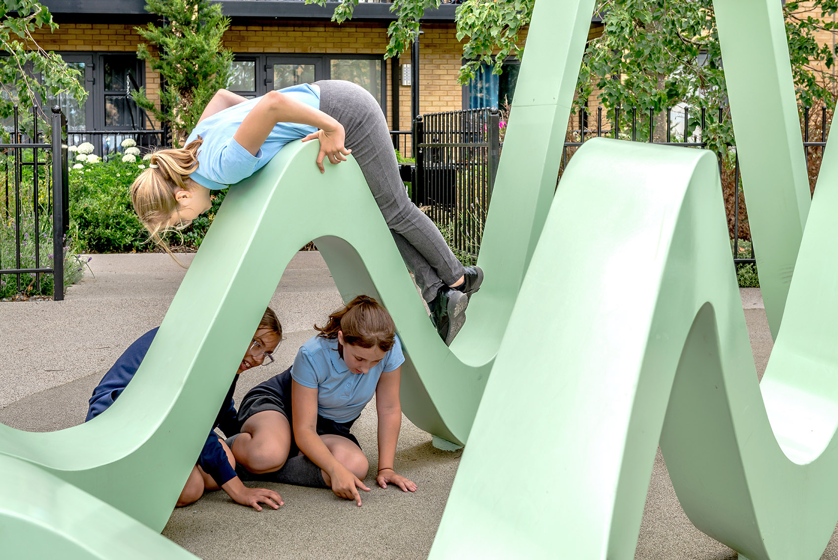 《狂野之生》· 历史遗址上的互动公共艺术装置丨英国丨NEON-20