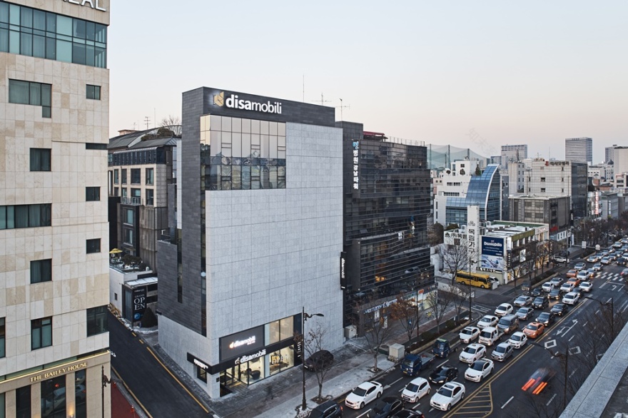 首尔家具街上的无窗展览中心-30