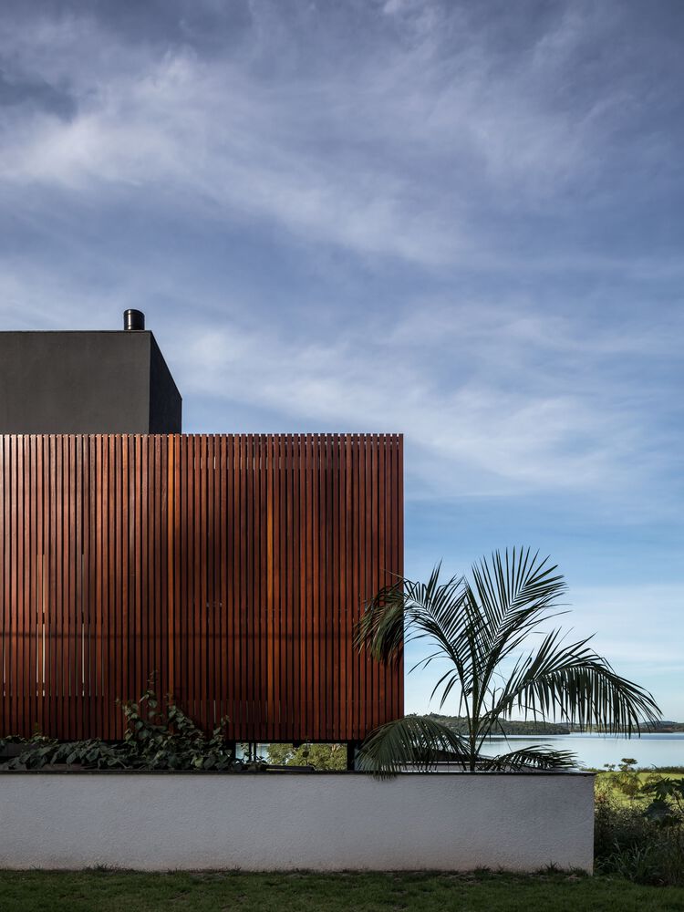 伊瓜苏河畔的绿色住宅-19