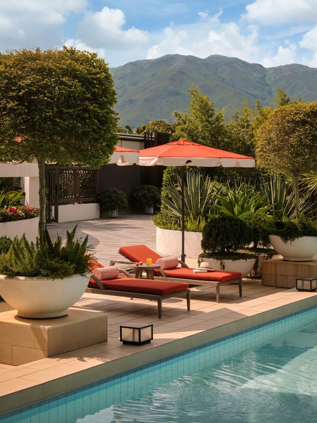 设计师傅厚民自宅 · 香港新界的乡野度假屋丨中国香港丨André Fu Studio-9