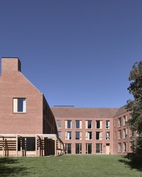 Dancy House 女性宿舍设计