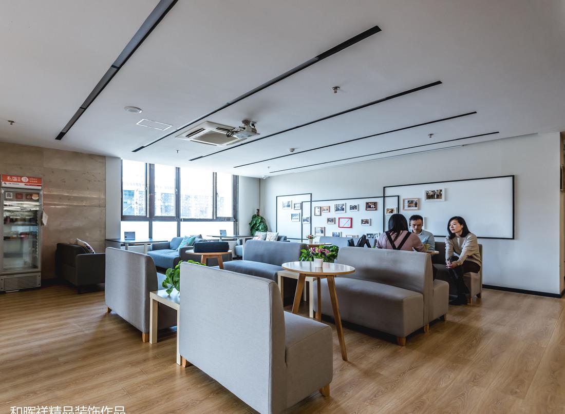极简主义办公室设计，温馨如家-5