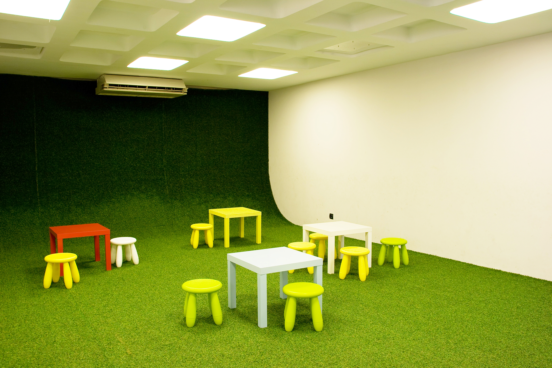 COFFEE PARK RESTAURANT The Room Studio-1