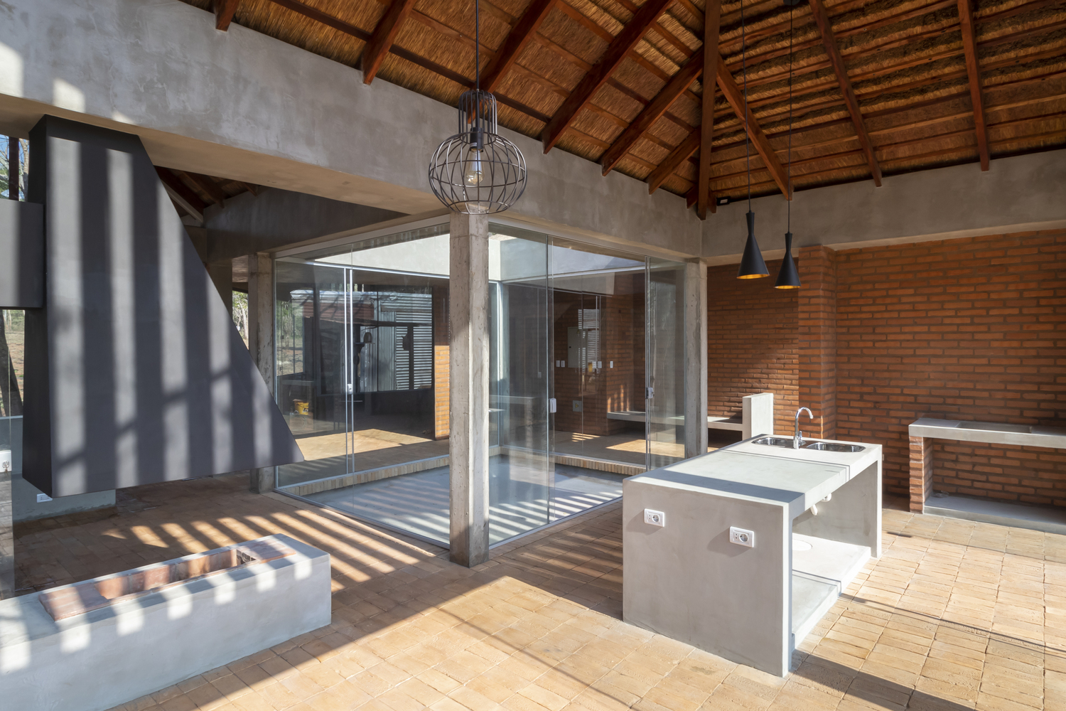 树荫下的低成本环保住宅-32