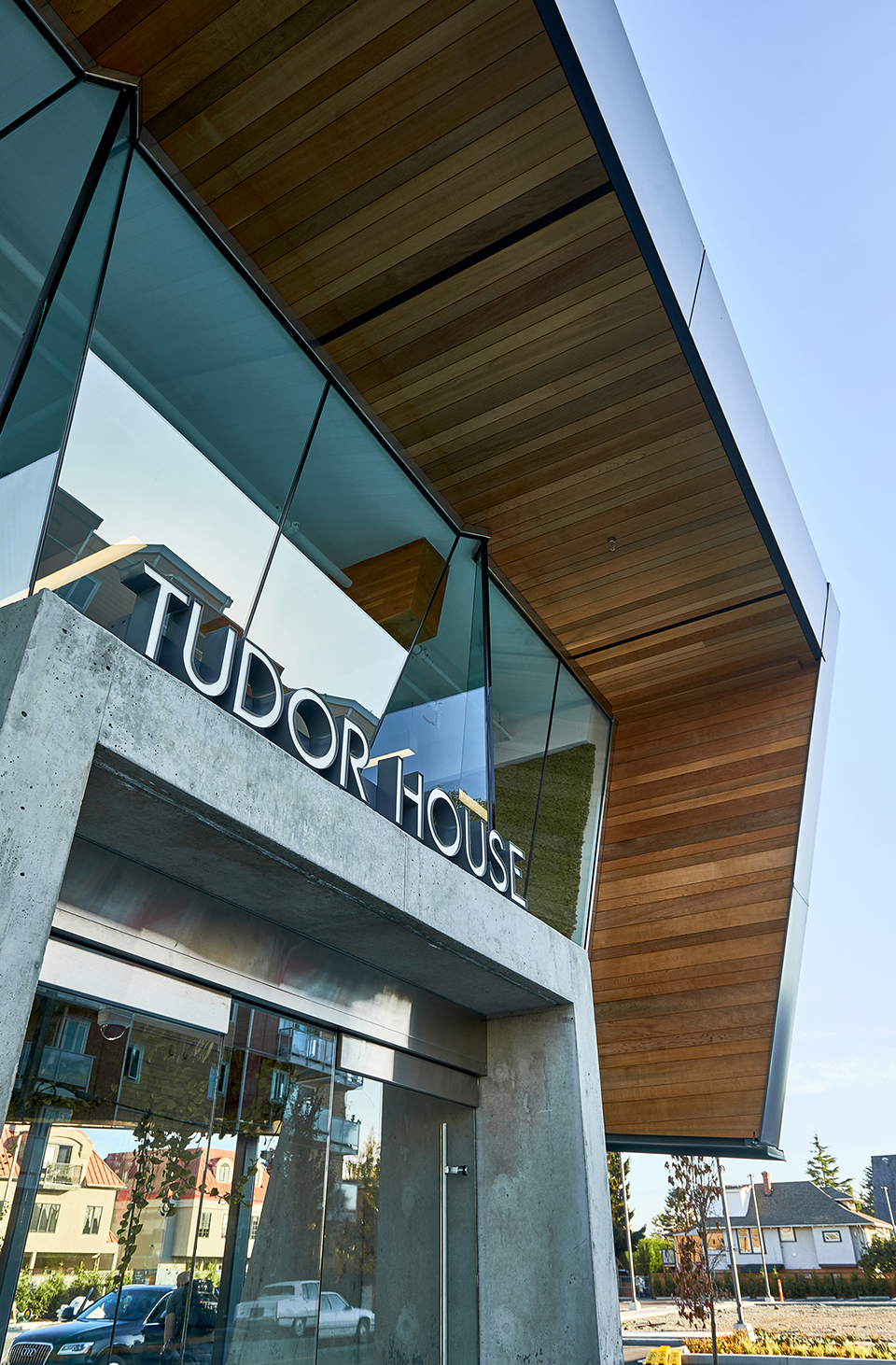 Tudor House酒类商店,加拿大 / GBL Architects-15