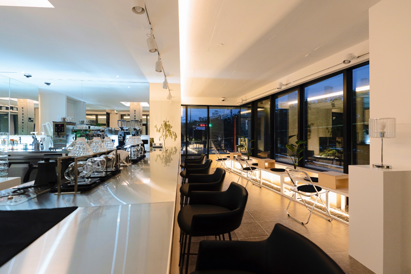 现代概念咖啡厅，27 坪釜山空间设计-15