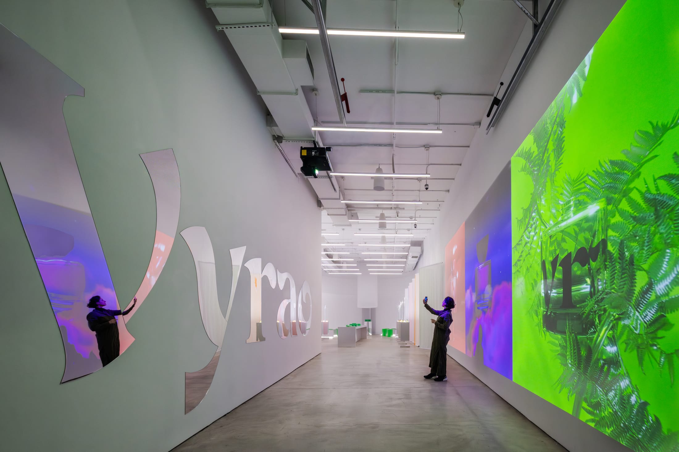 Vyrao和AMO纽约快闪店空间设计丨美国纽约丨AMO（OMA研究与设计工作室）-3