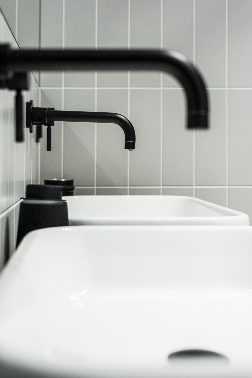 简约黑白木色 纯色美学私宅-17