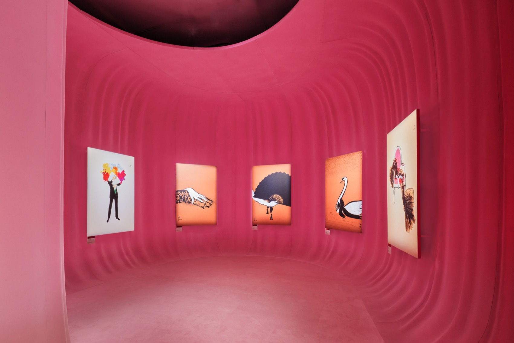 Stories of a Miss展览，日本 / OMA-106