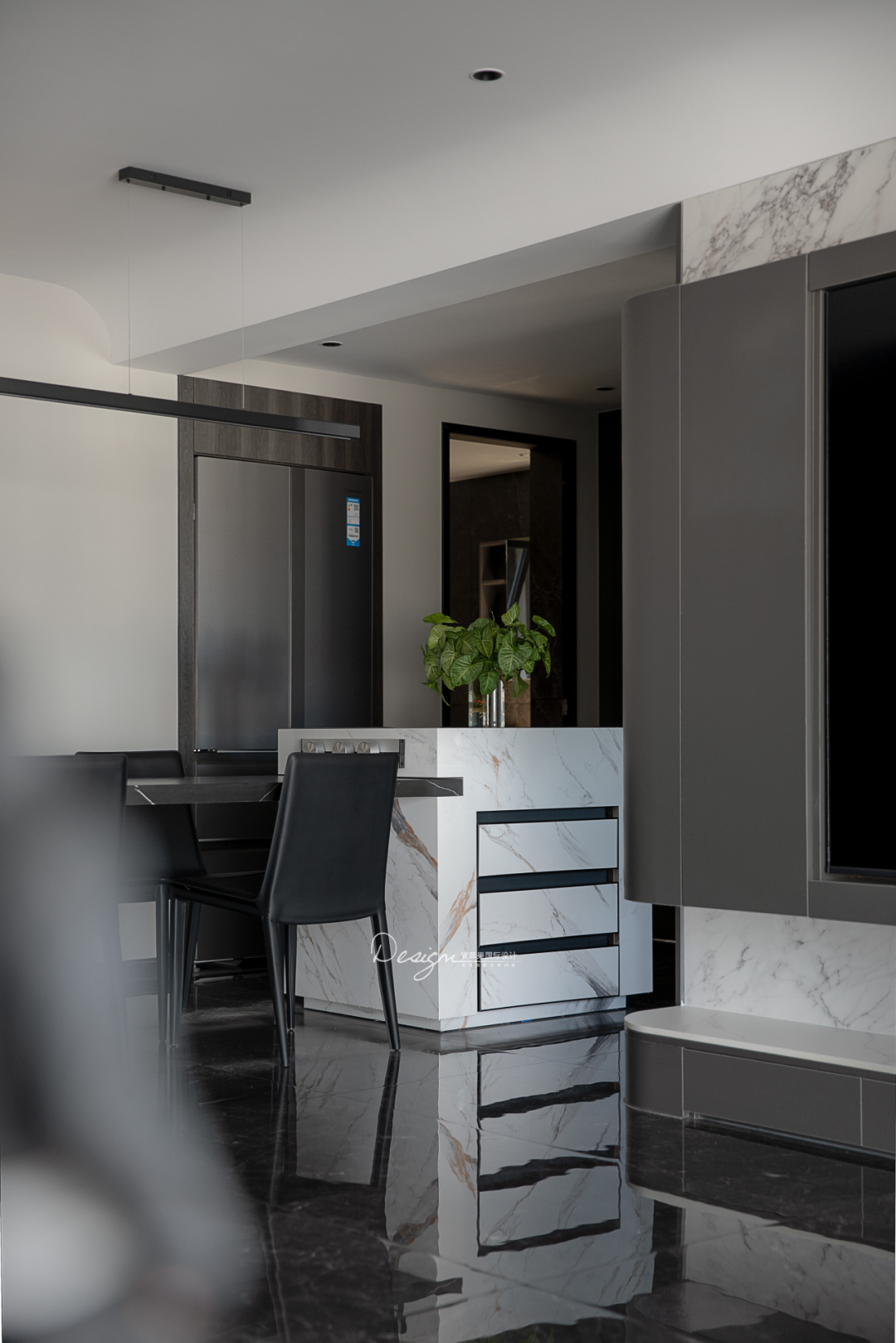 黑白碰撞,拿捏酷飒神秘的格调生活丨紫苹果国际设计-57