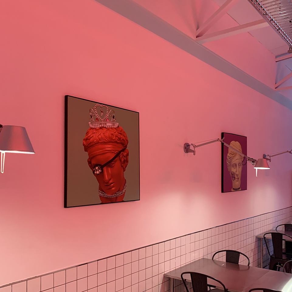 27 平米小户型酒馆，复古风格打造温馨空间-11